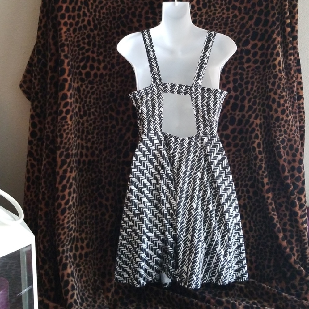🍯CUTE DRESS🍯 - Picture 3 of 4
